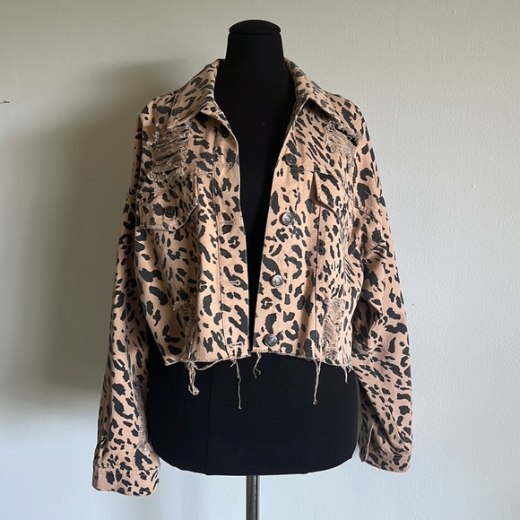 Forever 21 Cropped Distressed Leopard Print Denim Jacket | Size L - Picture 1 of 9